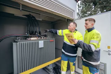 Elektriker bei Arbeit