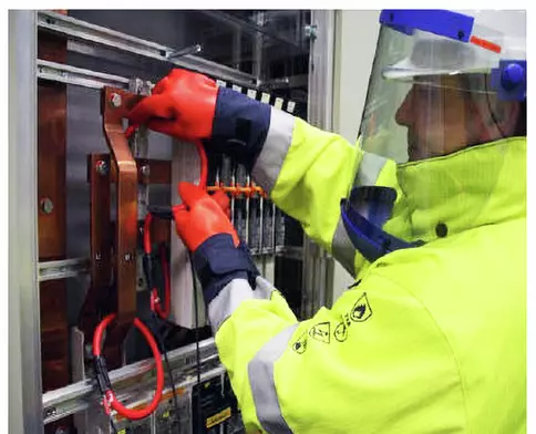 Arbeiten unter Spannung