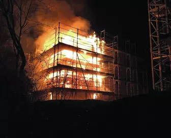 Brand auf Baustelle